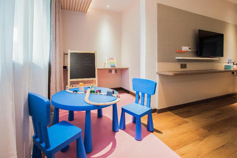 Holiday Inn Express Guizhou Qinglong image