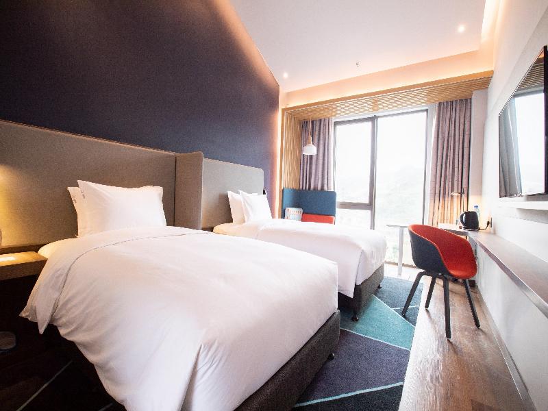 Holiday Inn Express Guizhou Qinglong image