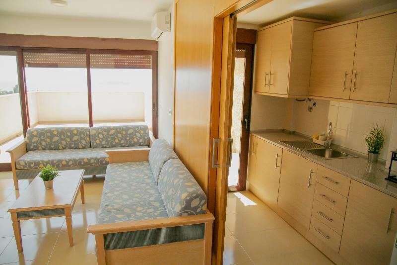 Apartamentos Be Free Isla Plana image