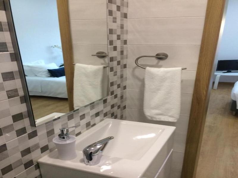 Aveiro White House image