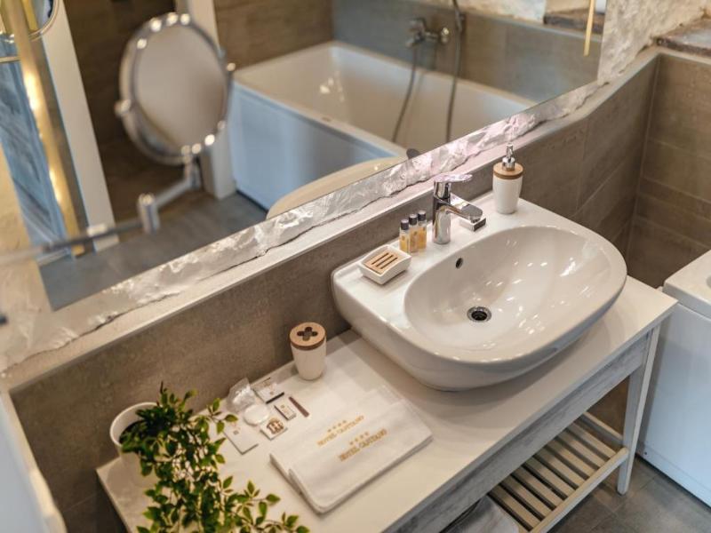Boutique Heritage Hotel Blanc & Bleu - Capitano image