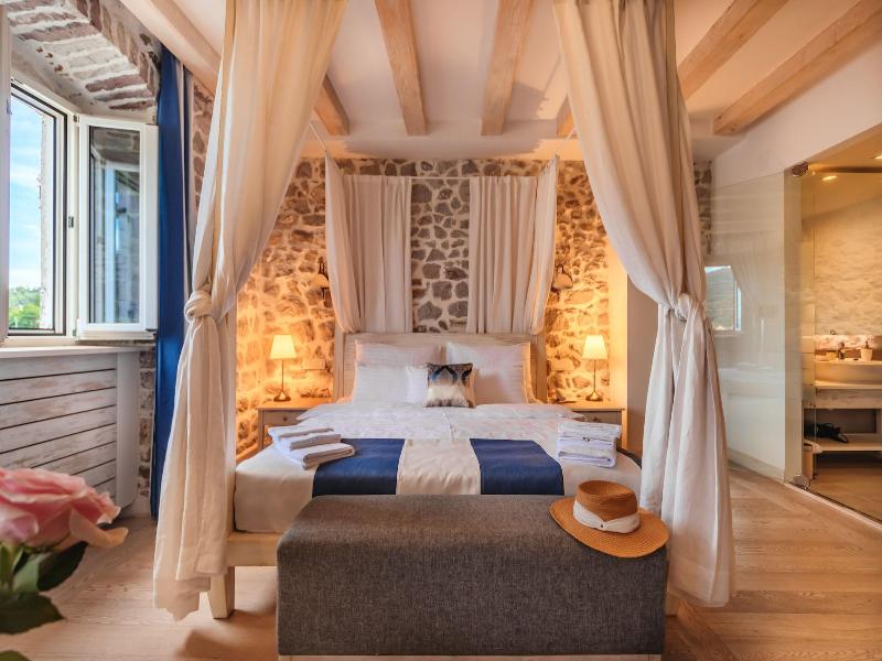 Boutique Heritage Hotel Blanc & Bleu - Capitano image