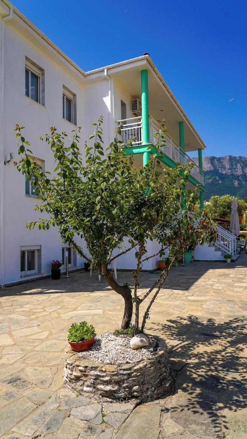Ellinas Hotel image