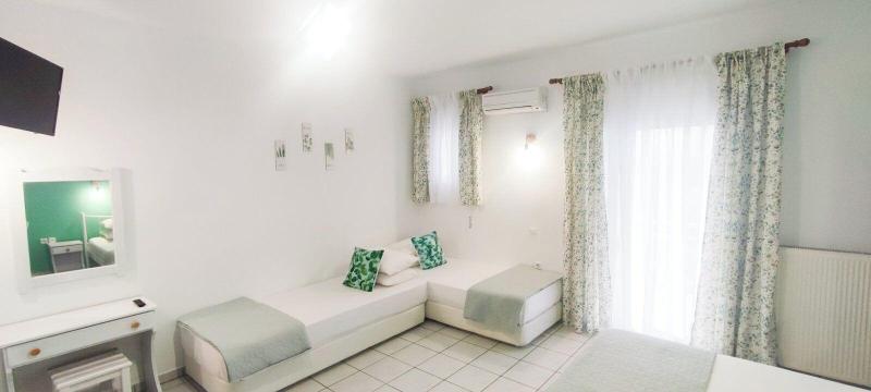 Ellinas Hotel image