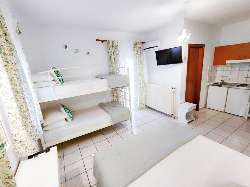 Ellinas Hotel image