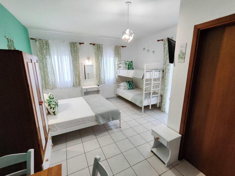 Ellinas Hotel image