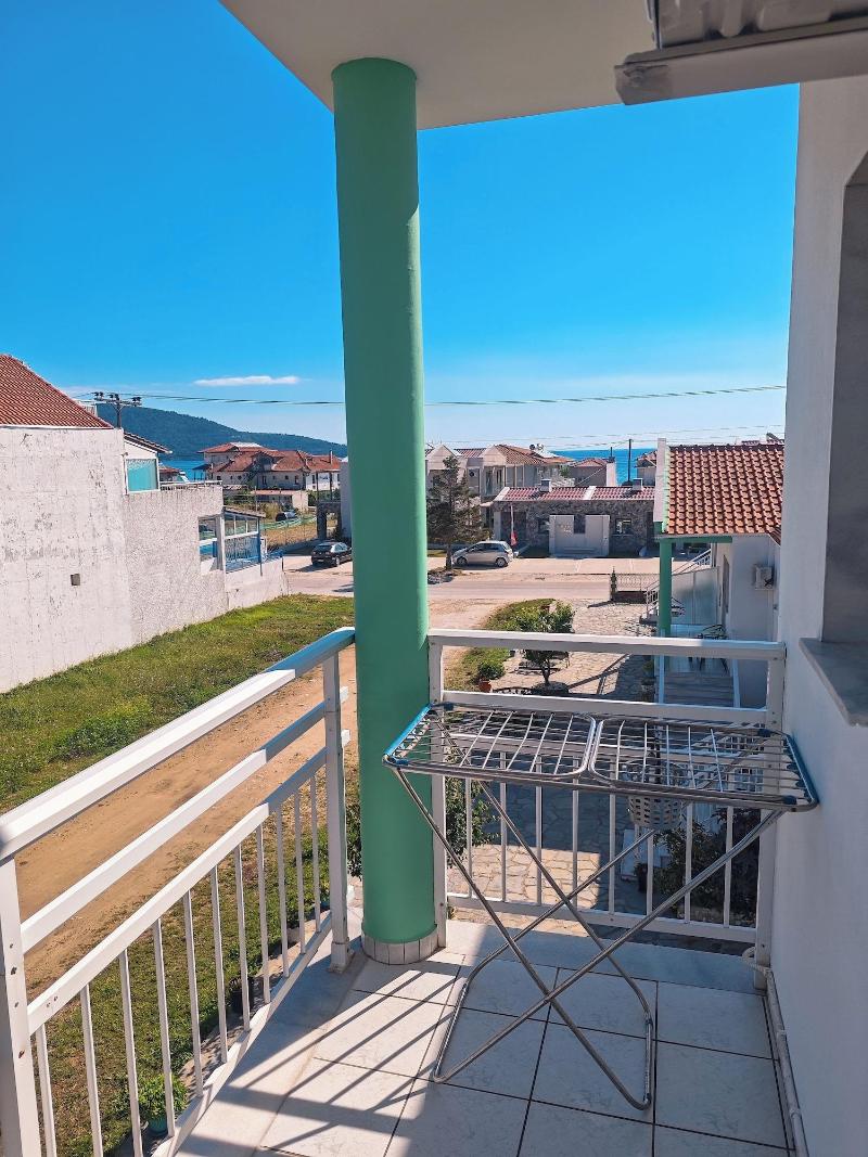 Ellinas Hotel image