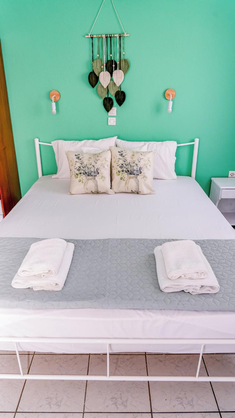 Ellinas Hotel image