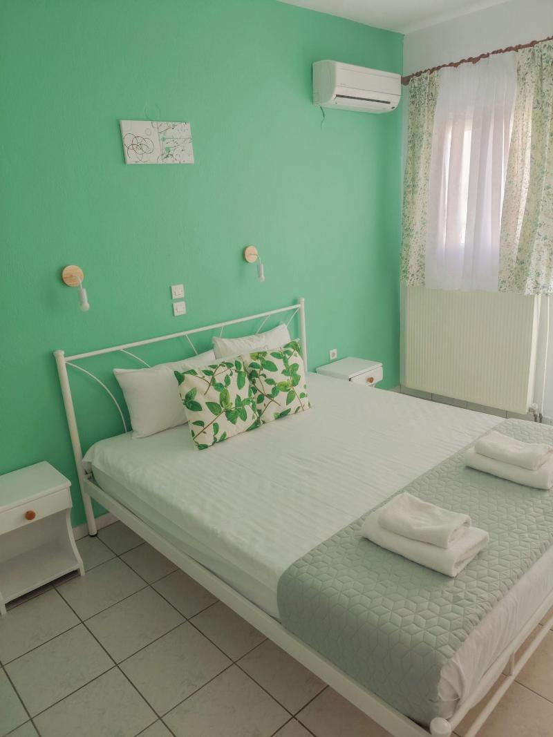 Ellinas Hotel image