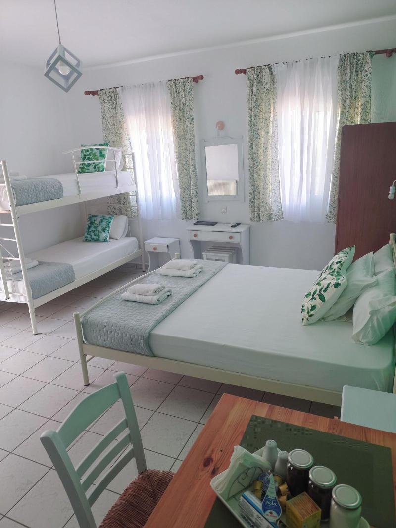 Ellinas Hotel image