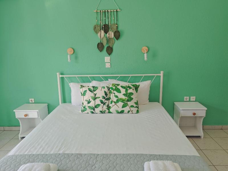 Ellinas Hotel image