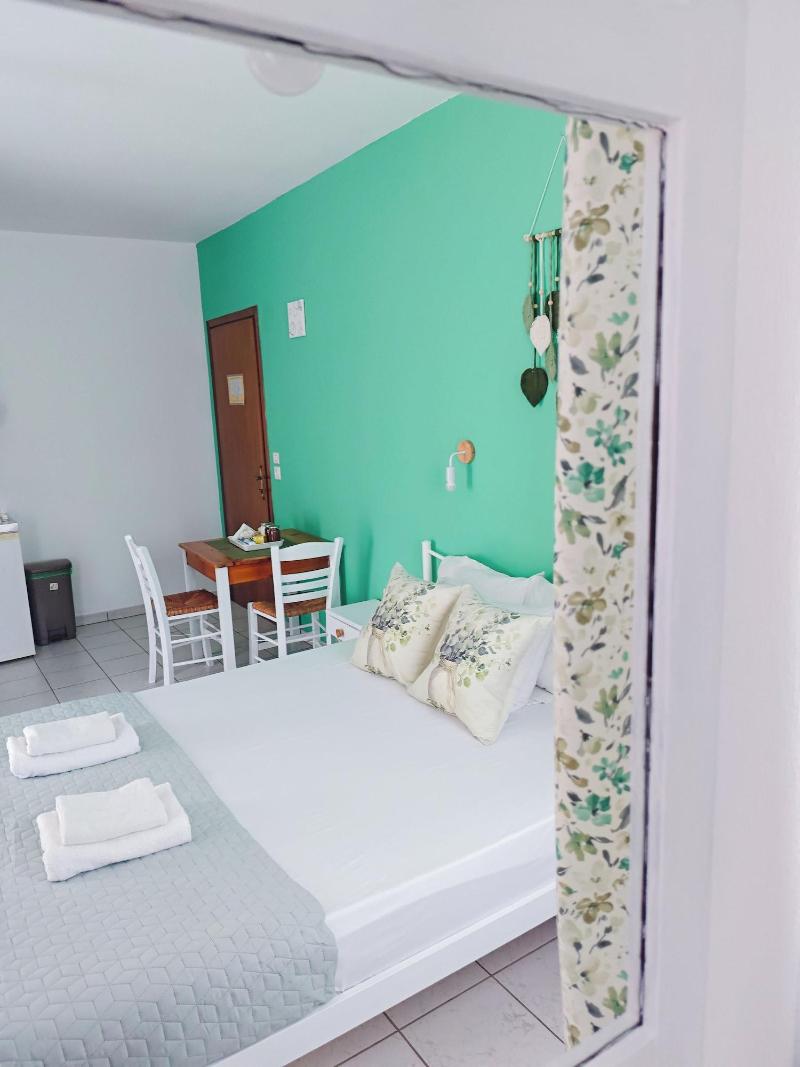 Ellinas Hotel image