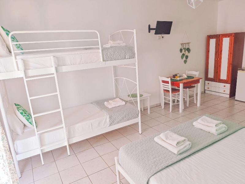 Ellinas Hotel image
