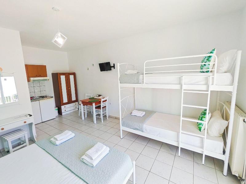 Ellinas Hotel image