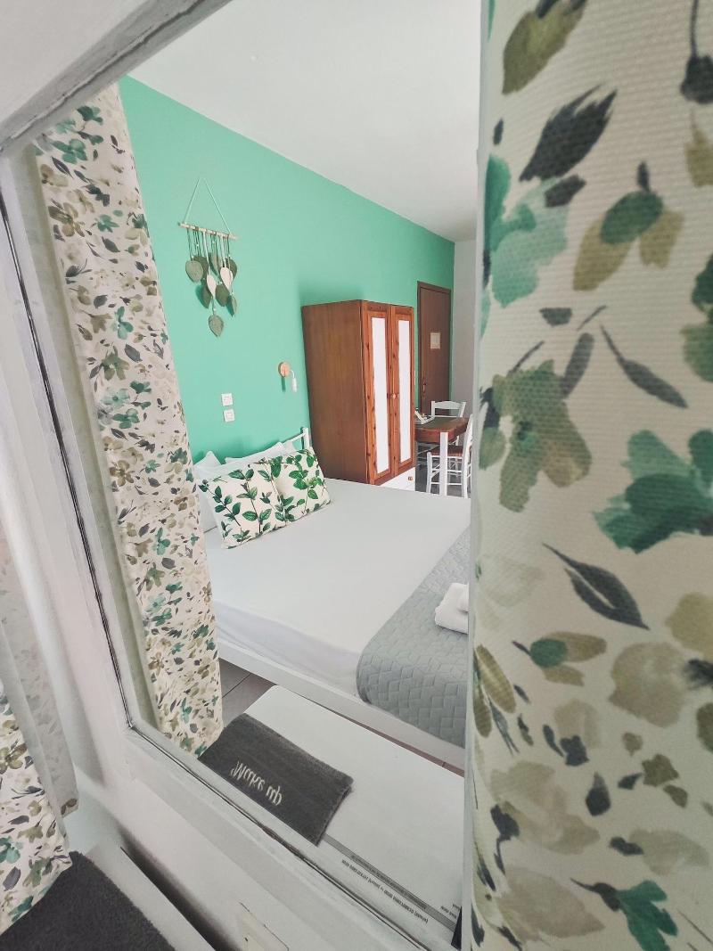 Ellinas Hotel image
