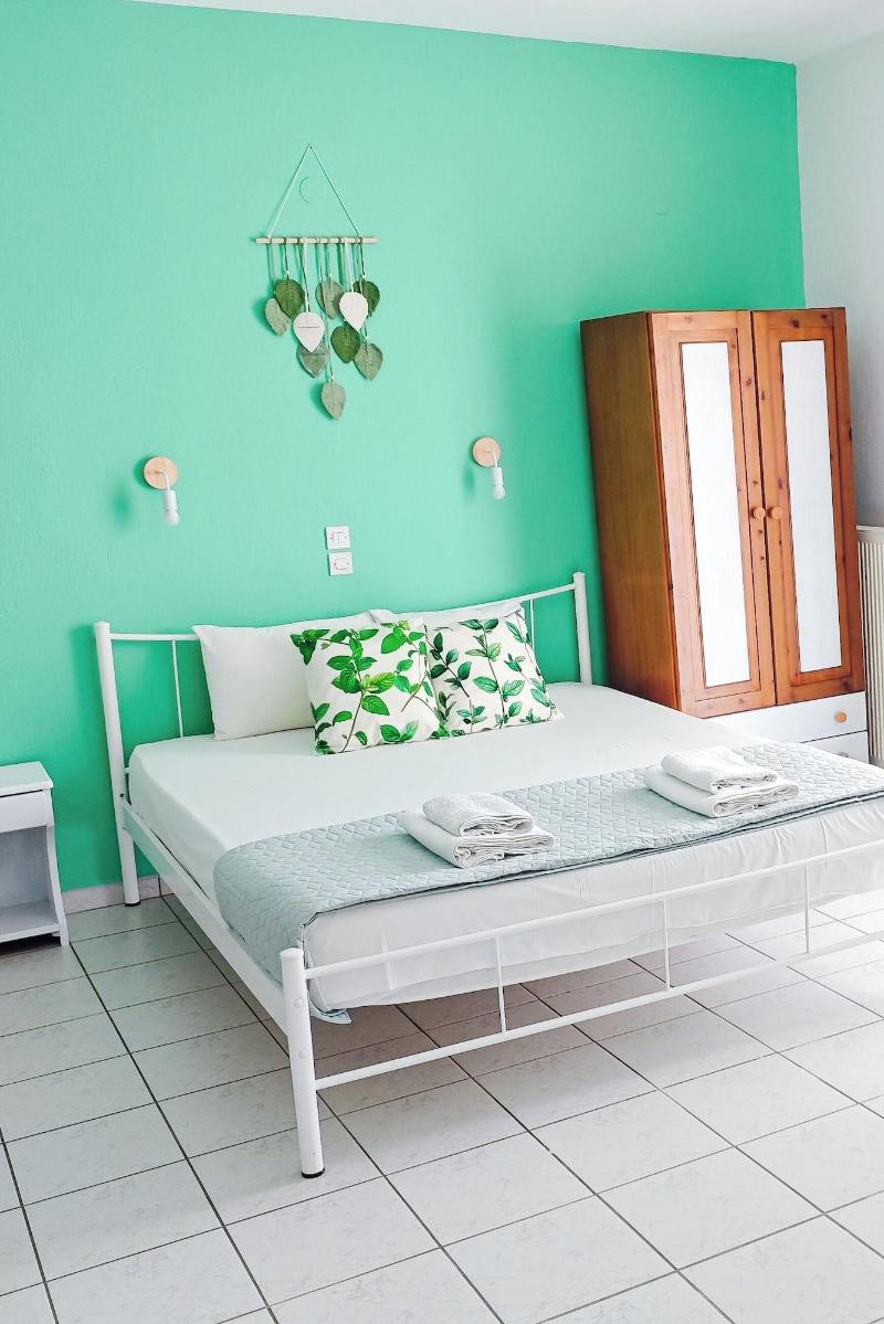 Ellinas Hotel image