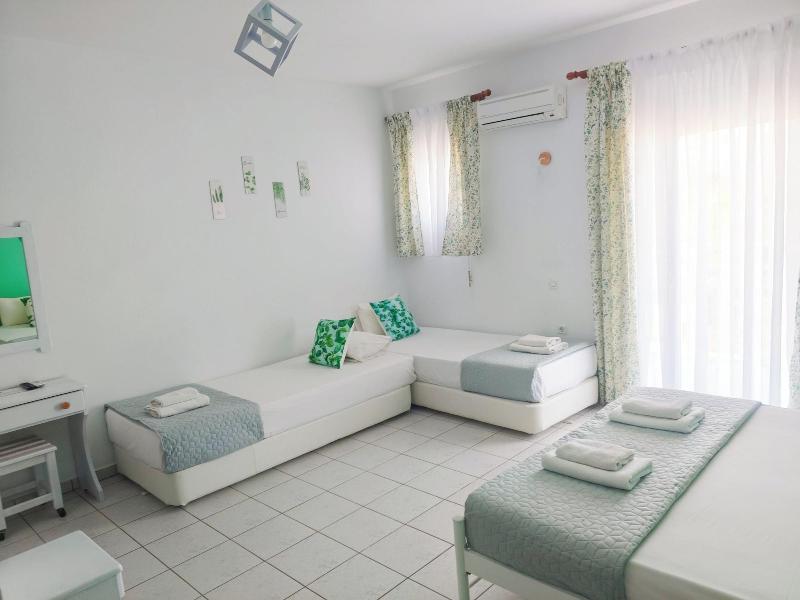 Ellinas Hotel image