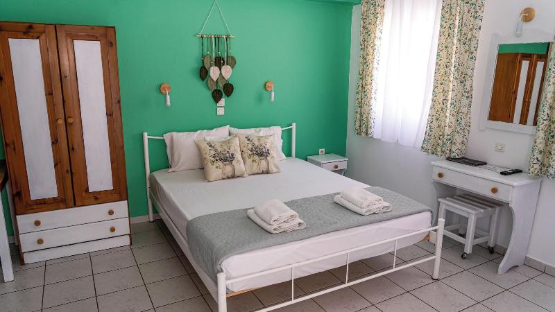 Ellinas Hotel image