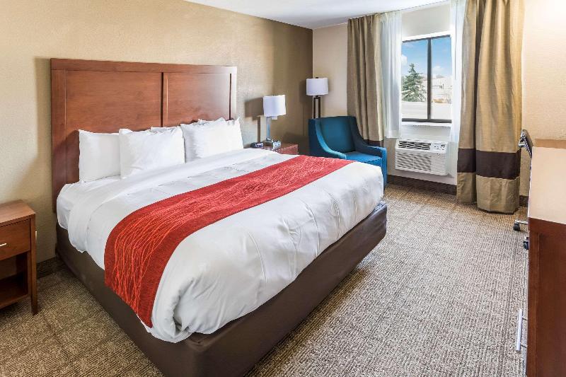 Comfort Inn Waukesha image