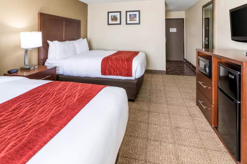 Comfort Inn Waukesha image