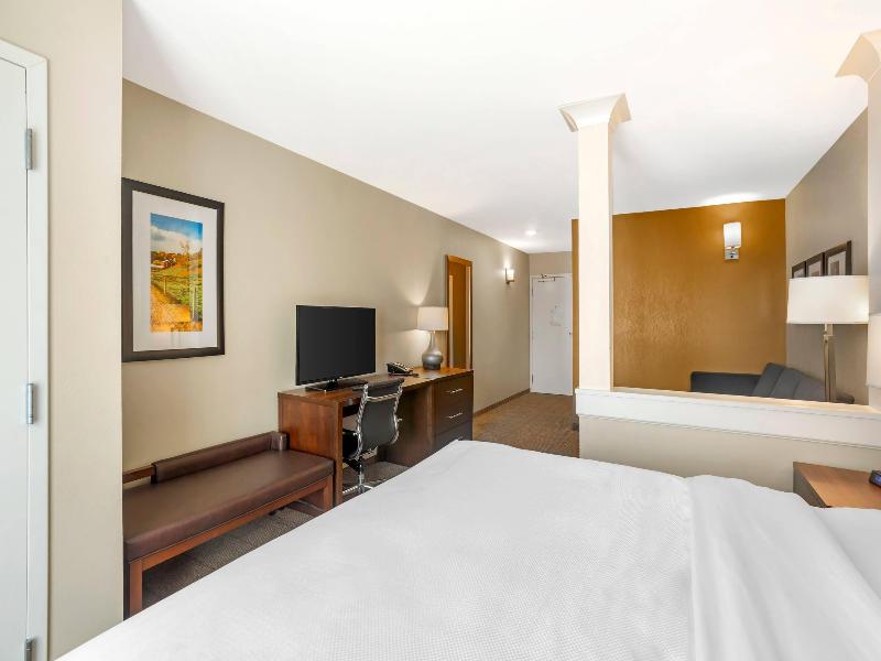 Comfort Inn & Suites Gap Amish Country image