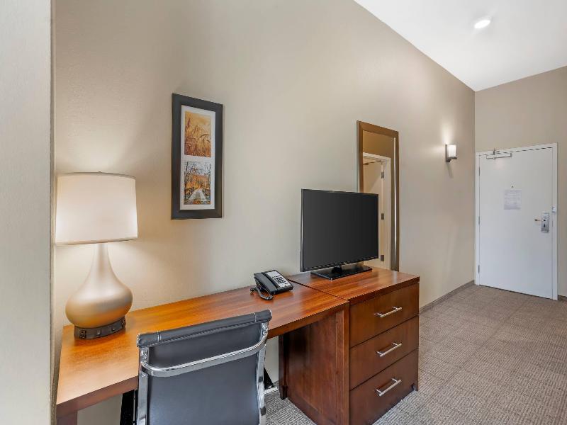 Comfort Inn & Suites Gap Amish Country image