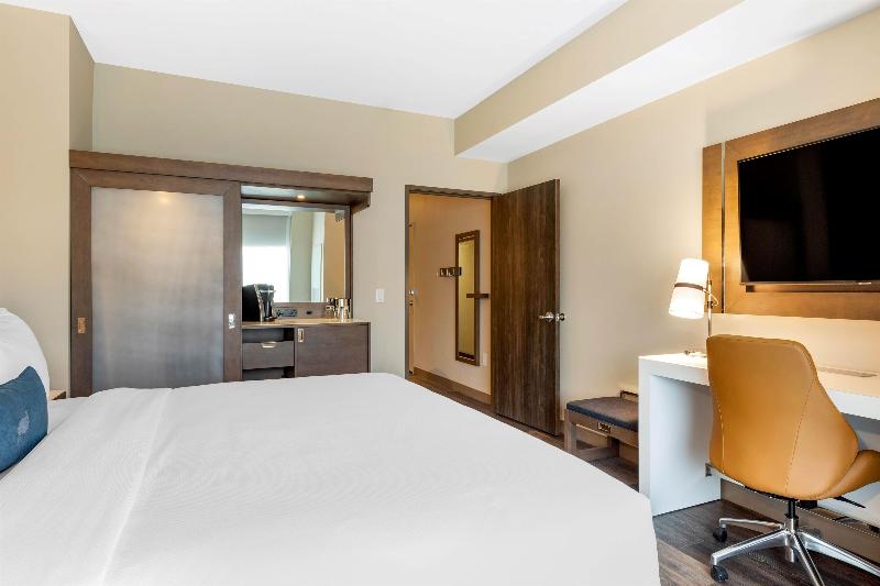 DoubleTree by Hilton Summerville Nexton image