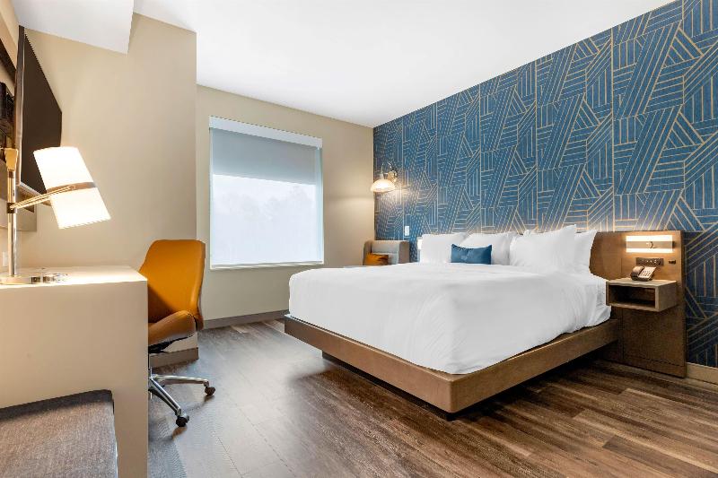 DoubleTree by Hilton Summerville Nexton image