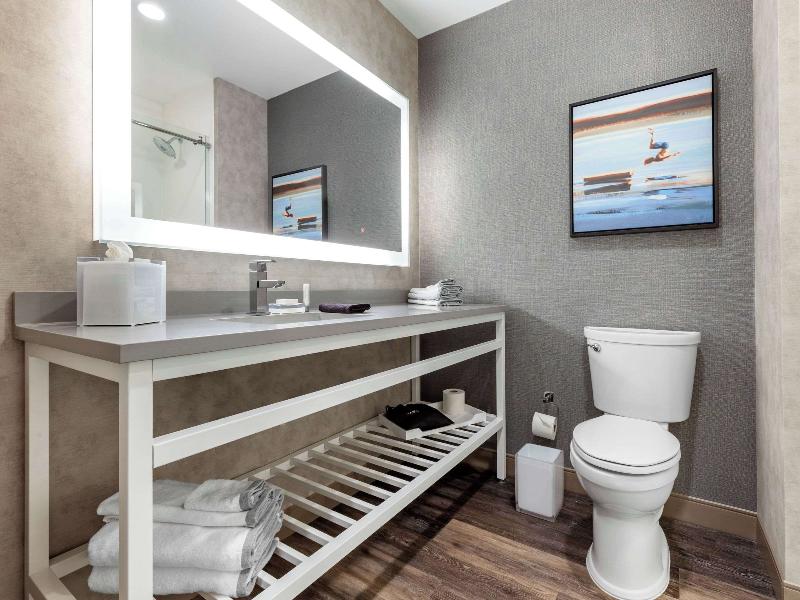 DoubleTree by Hilton Summerville Nexton image
