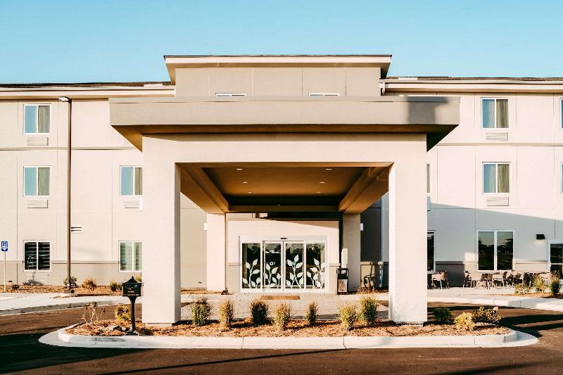 Mainstay Suites image