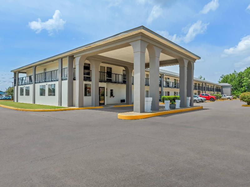 Econo Lodge Greenville — general view