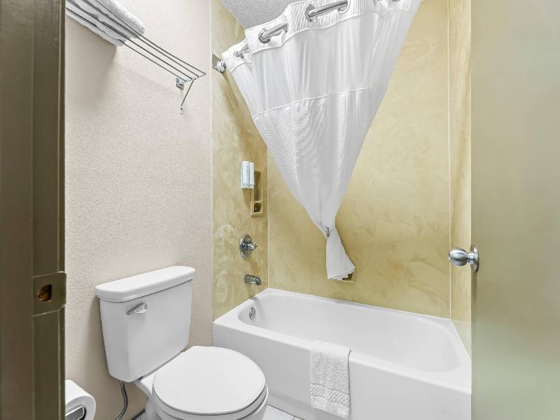 Econo Lodge Greenville image