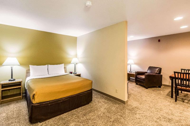 Econo Lodge image