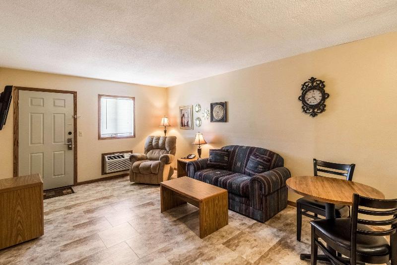 Econo Lodge image