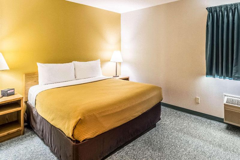 Econo Lodge image