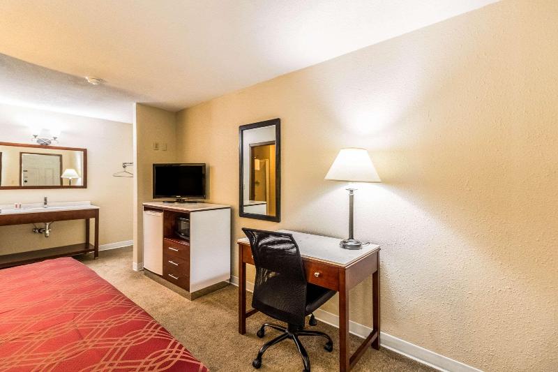 Econo Lodge image