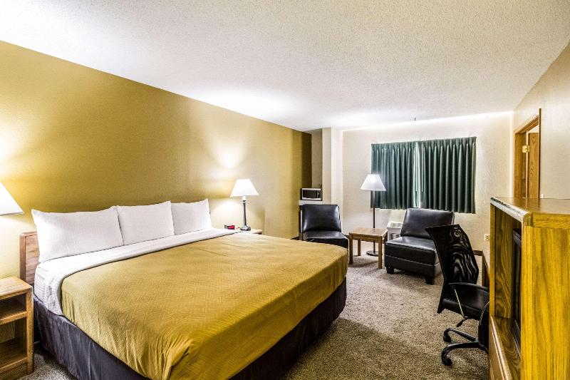 Econo Lodge image