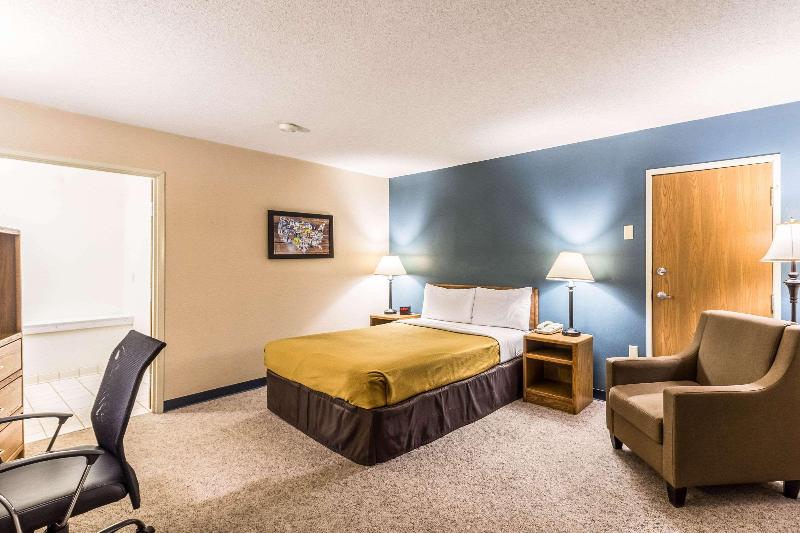 Econo Lodge image