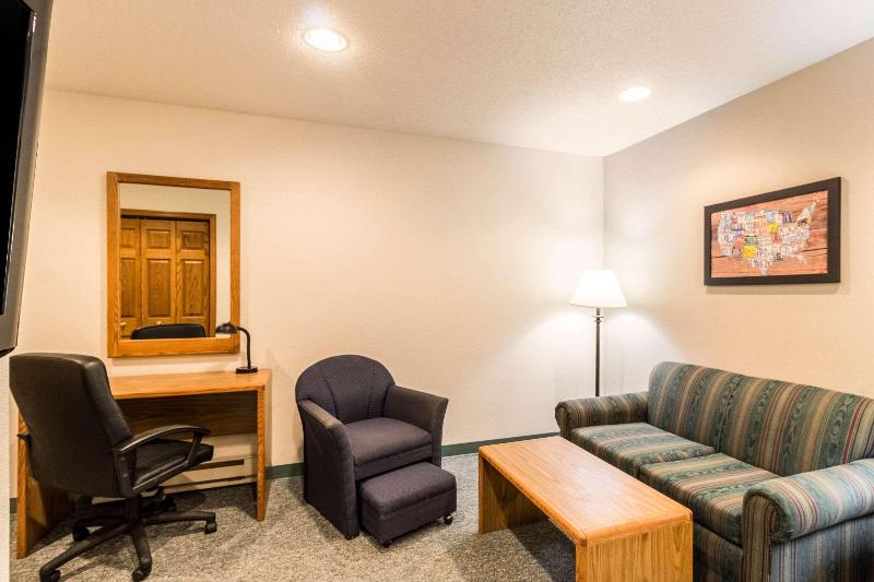 Econo Lodge image