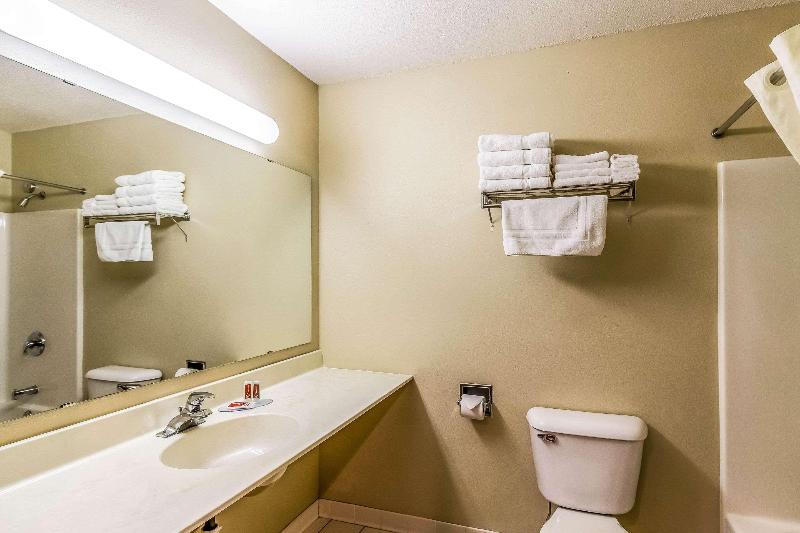 Econo Lodge image