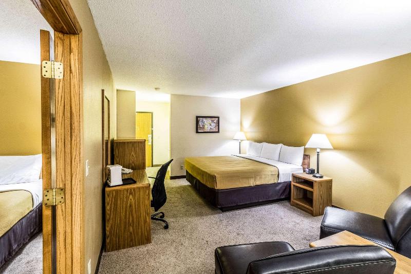 Econo Lodge image