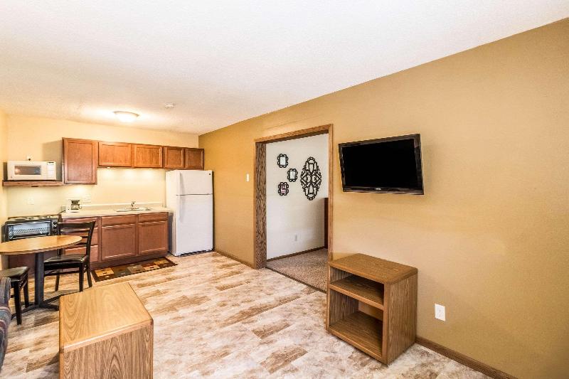 Econo Lodge image