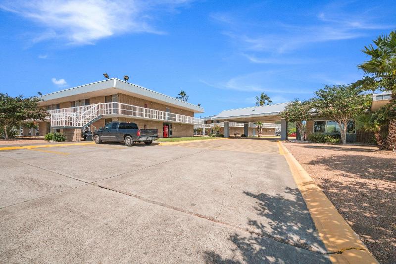 Rodeway Inn — general view