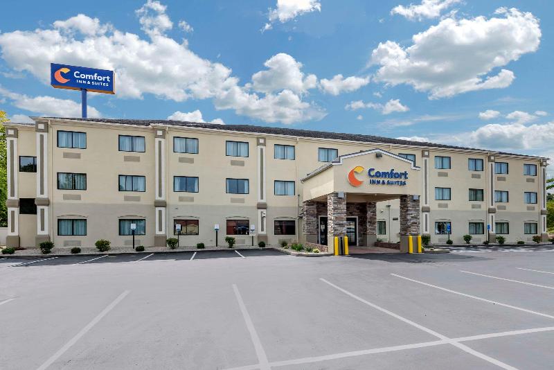 Comfort Inn & Suites Middletown - Franklin image
