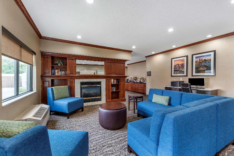 Comfort Inn & Suites Middletown - Franklin image