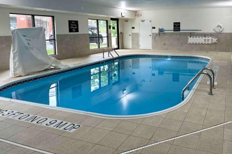 Comfort Inn & Suites Middletown - Franklin image