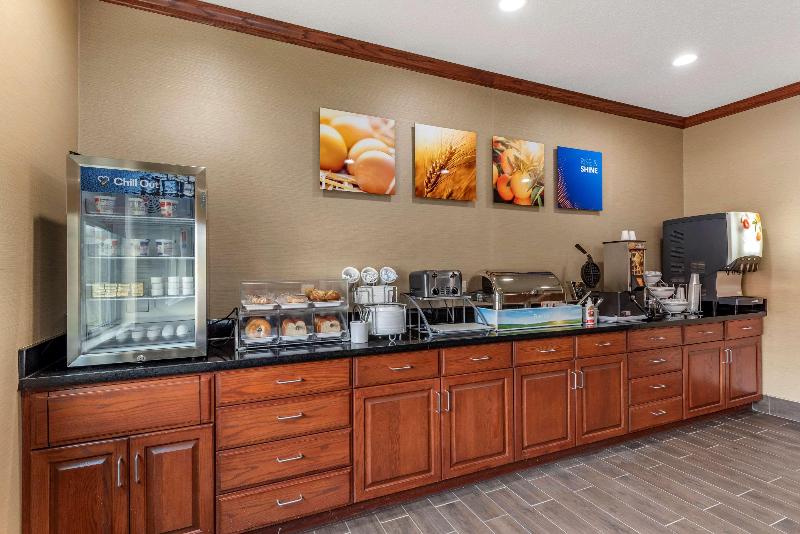 Comfort Inn & Suites Middletown - Franklin image