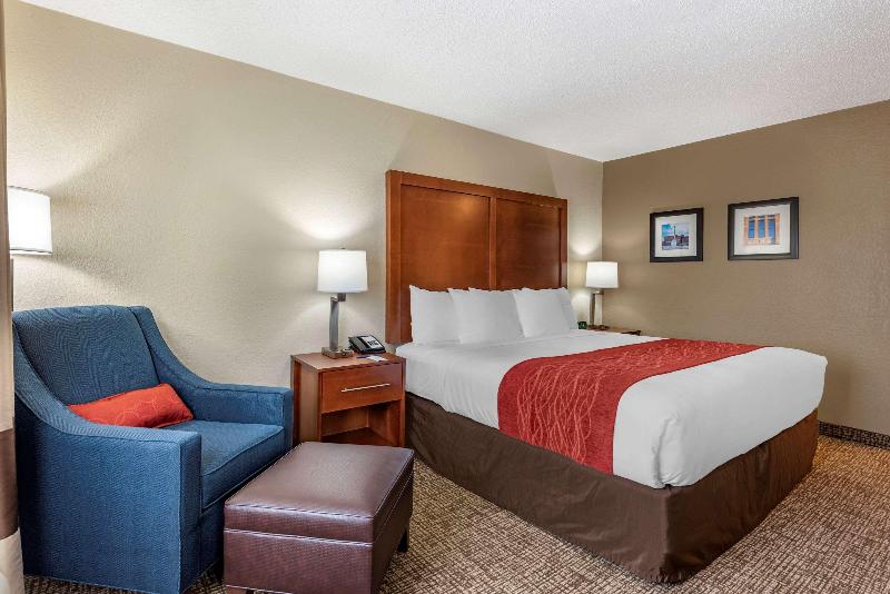 Comfort Inn & Suites Middletown - Franklin image