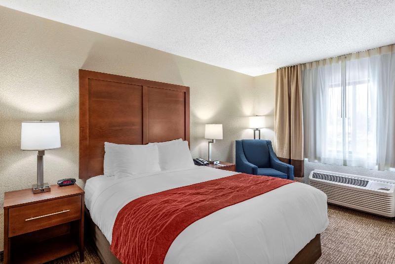 Comfort Inn & Suites Middletown - Franklin image