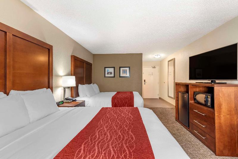 Comfort Inn & Suites Middletown - Franklin image